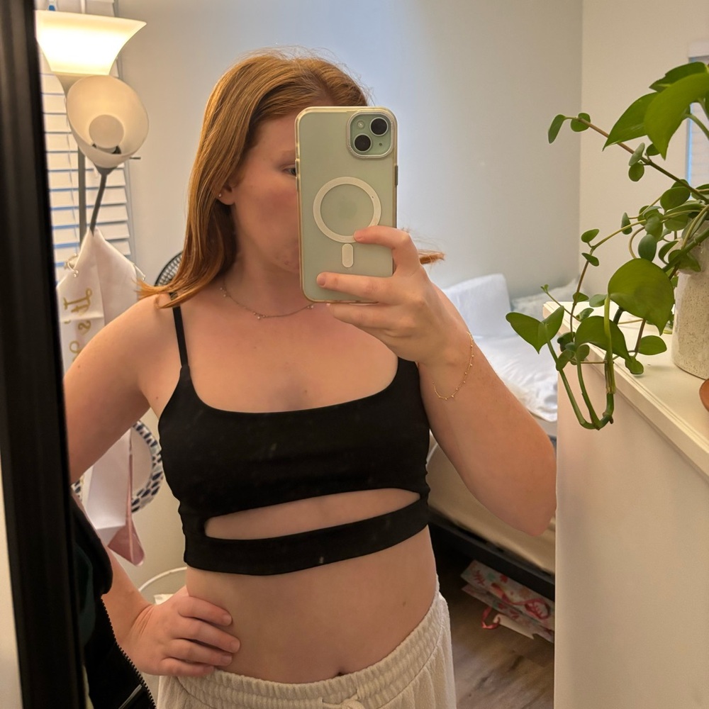 Black bra top w cutout